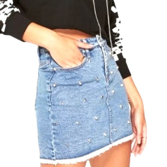 2/$18 ❤️ CLEARANCE SALE NEW🌟WILD FABLE | Silver Studded Denim Mini Skirt Sz 2 - Picture 1 of 11